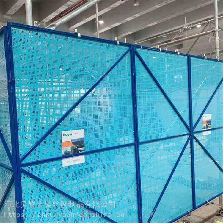 建筑工地防護(hù)衛(wèi)士 深入解析外墻藍(lán)色金屬防護(hù)爬架網(wǎng)